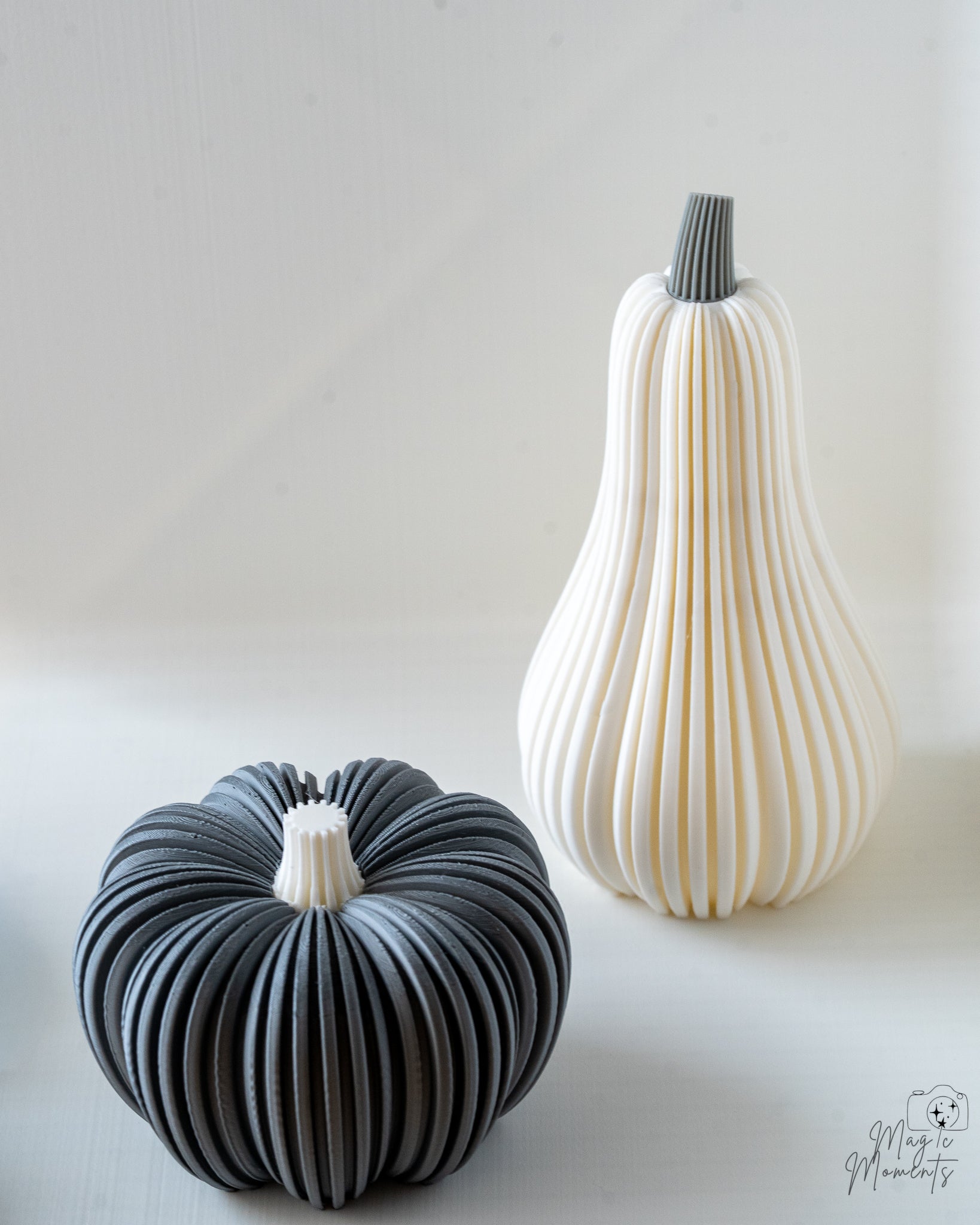 White squash tealight holder with grey pumpkin