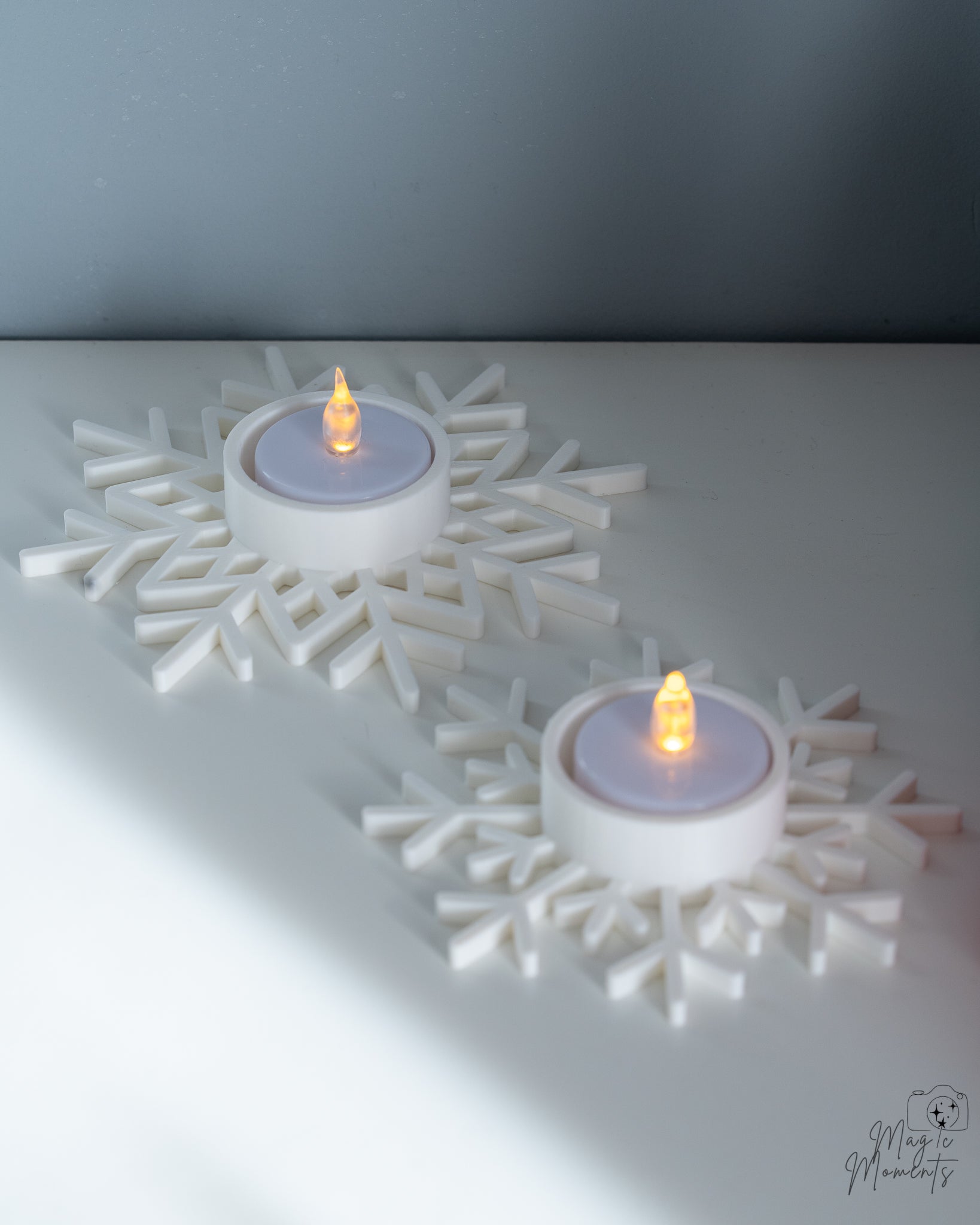 Snowflake tealight holder set with minimalist winter design