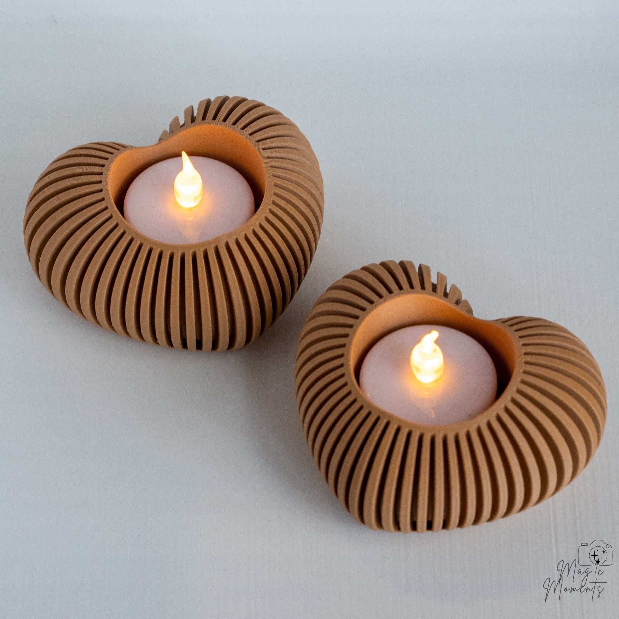 Beige heart tealight holder set with modern ribbed design