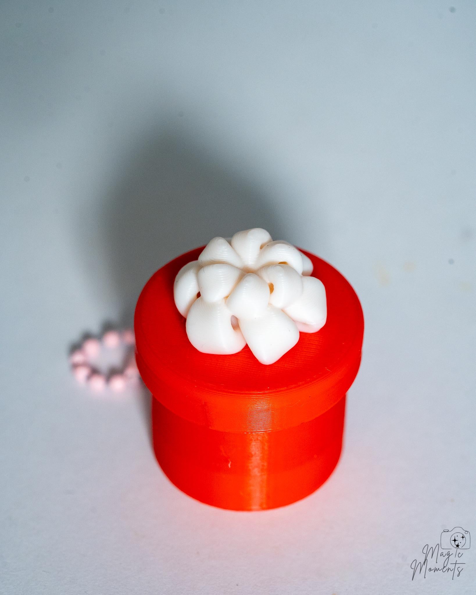 red round christmas gift clicker keychain