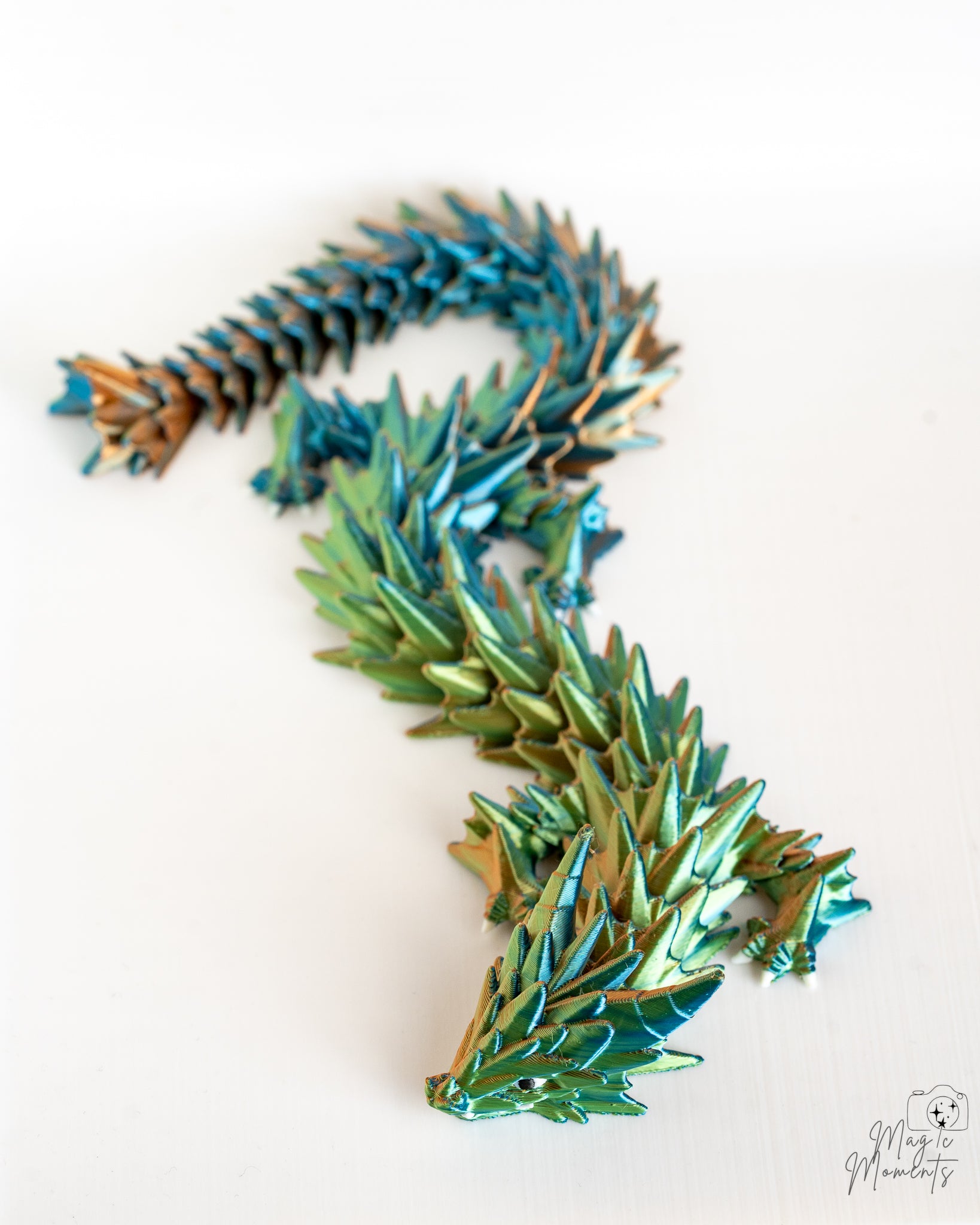 Flexible crystal dragon viewed from above