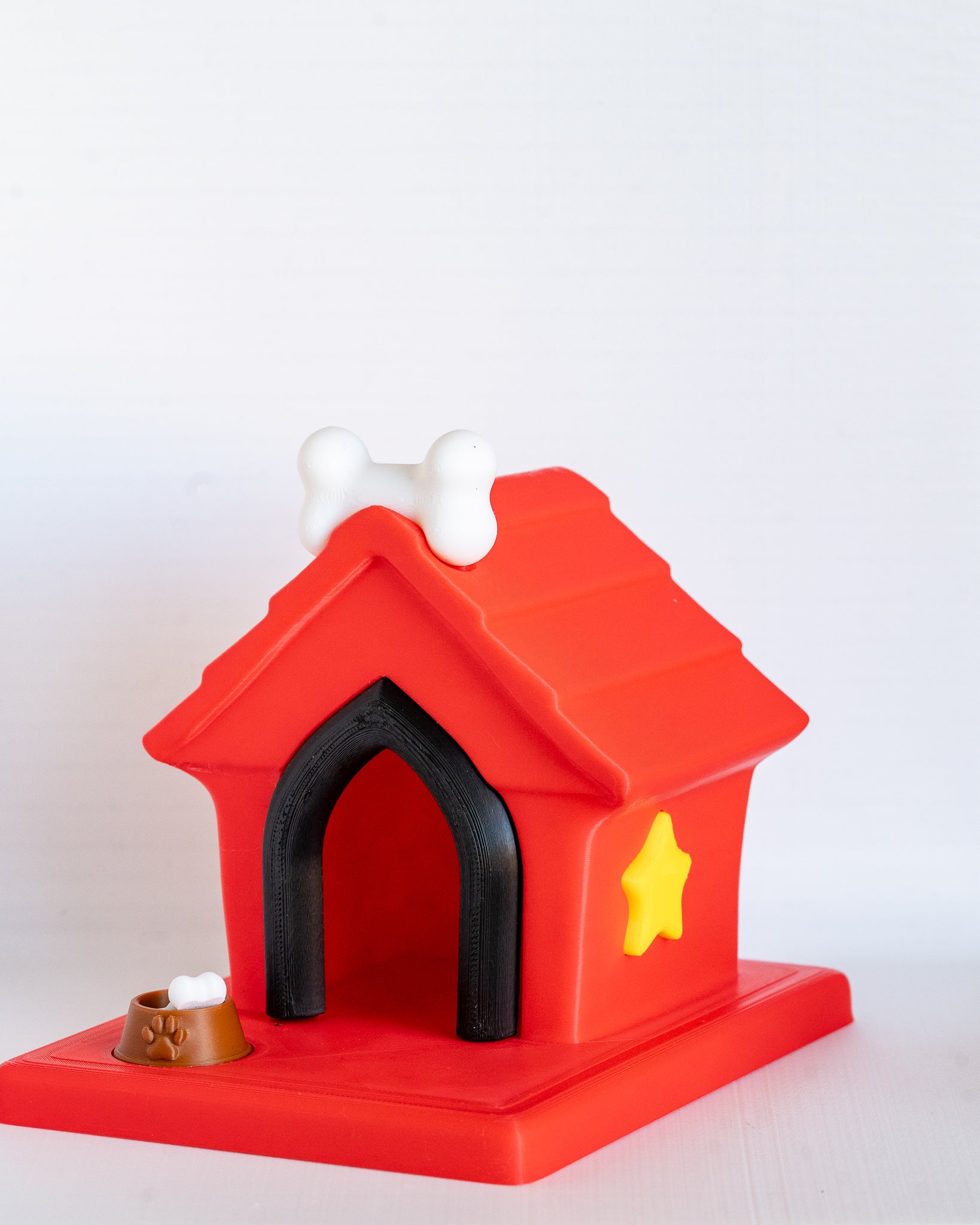 Dog house container viewed from front