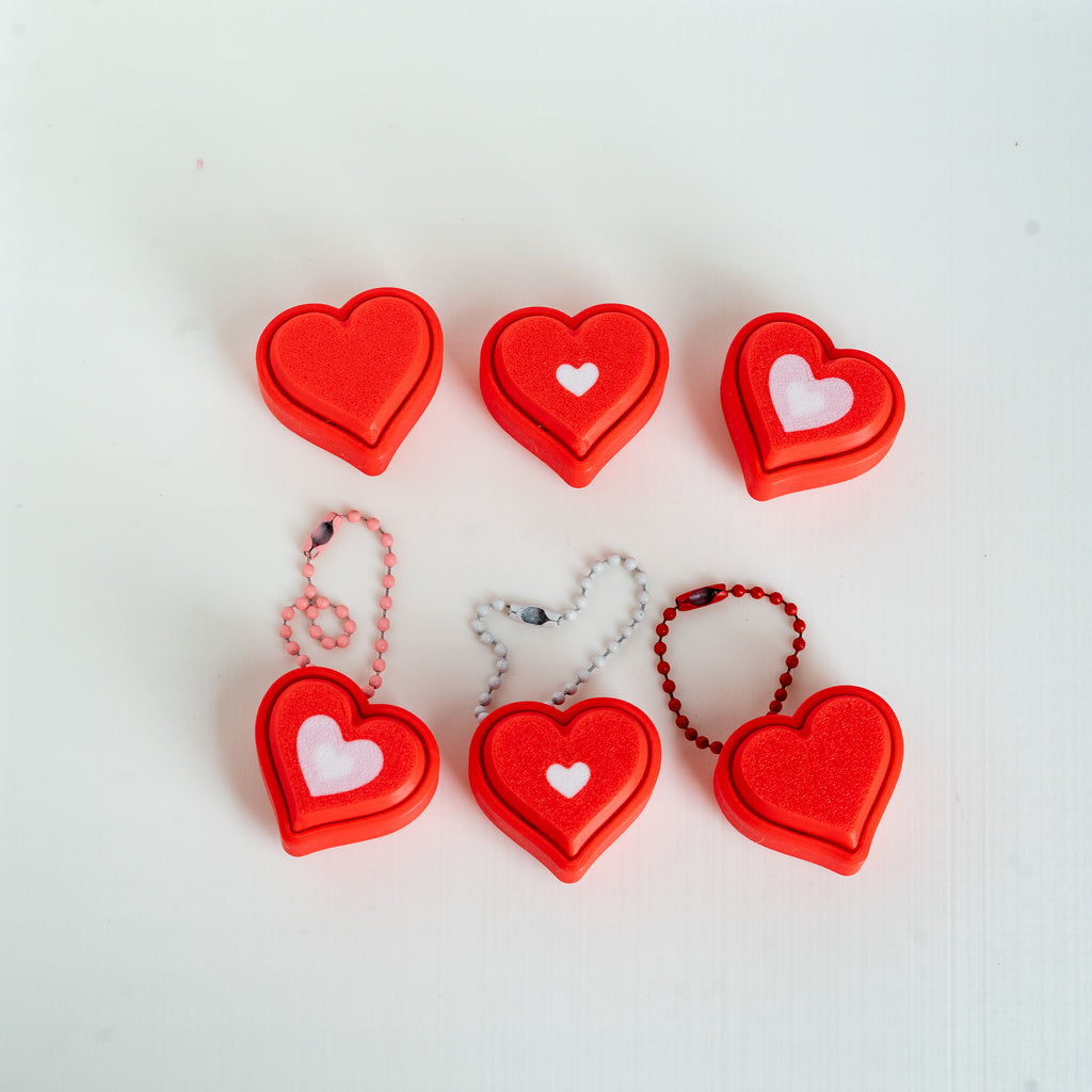 Valentine heart clicker set with matching red heart decorations