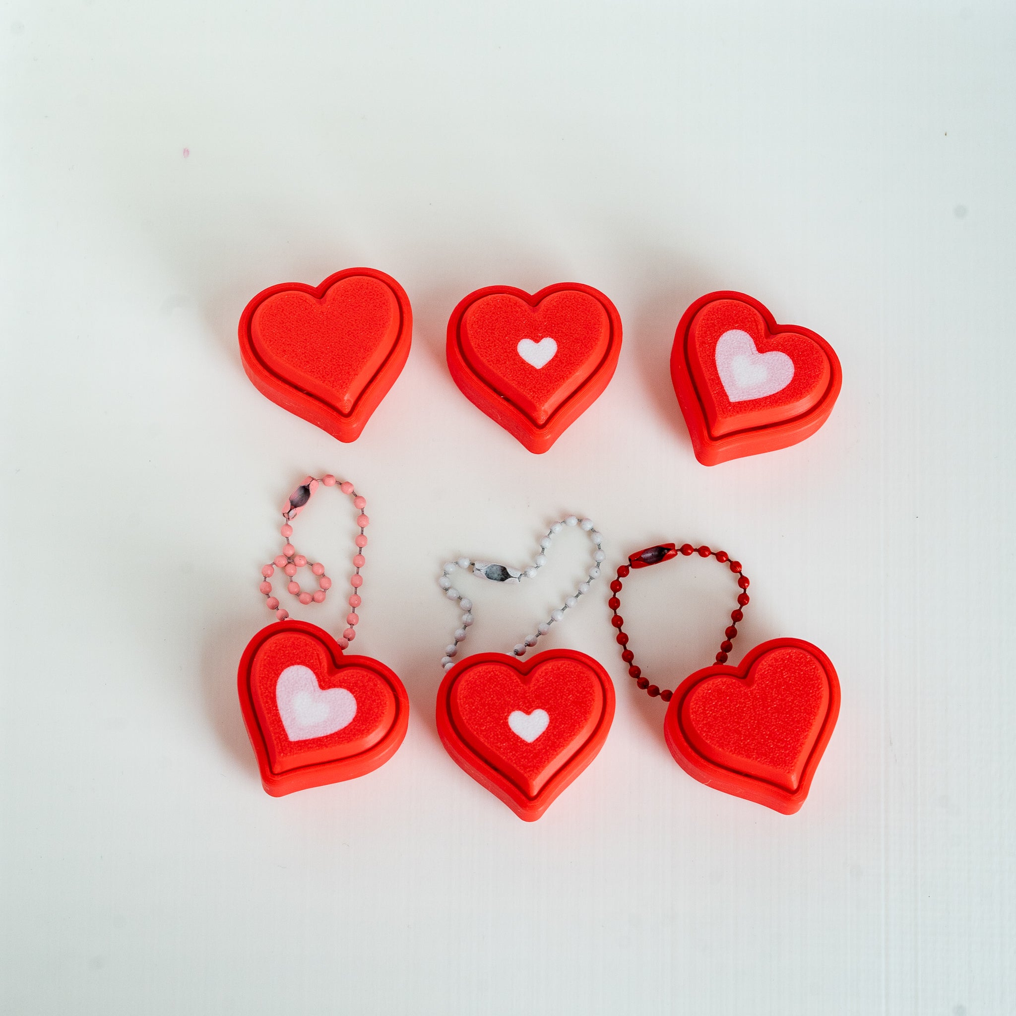 Valentine heart clicker set with matching red heart decorations