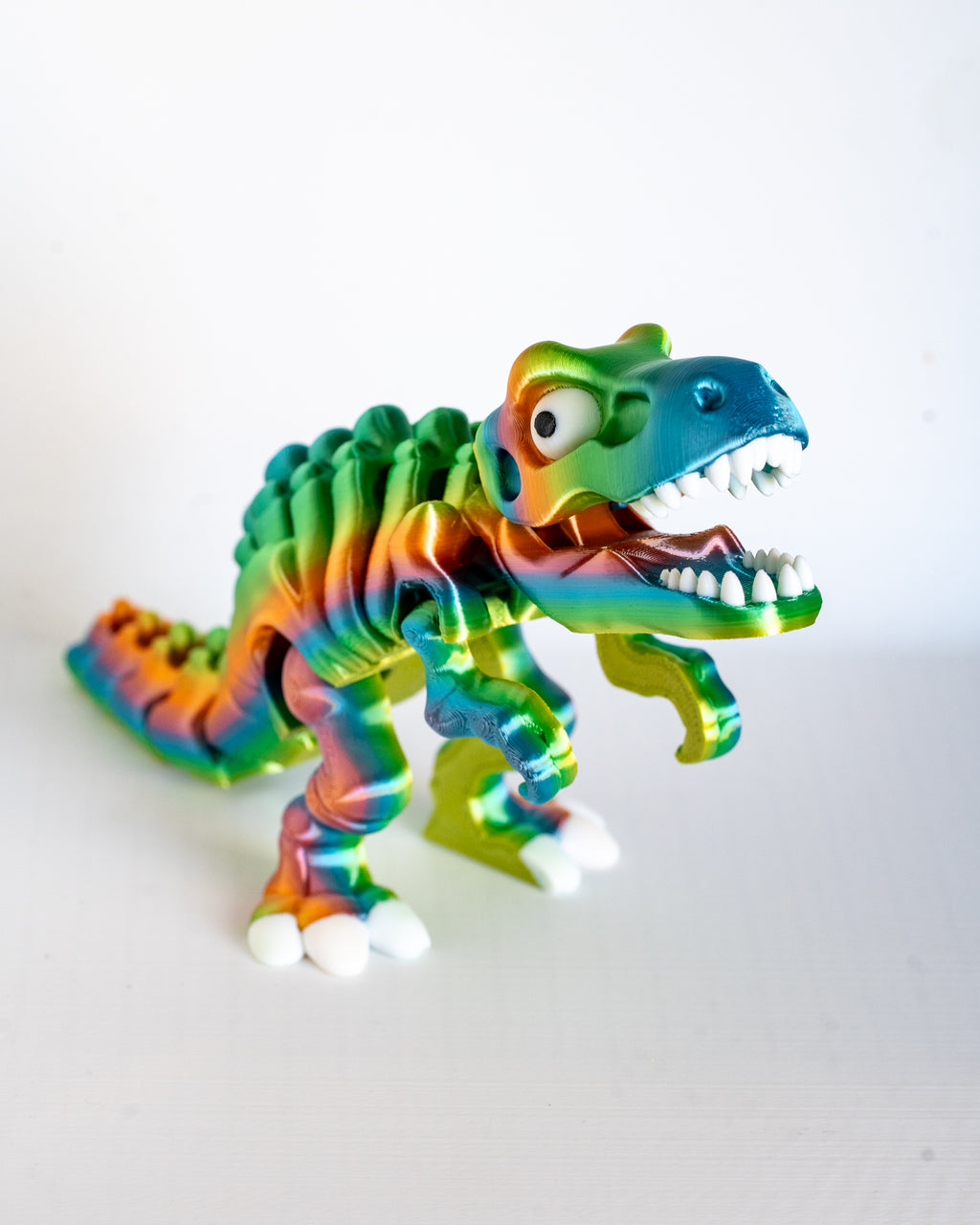 Articulated dinosaur skeleton with flexible moving joints