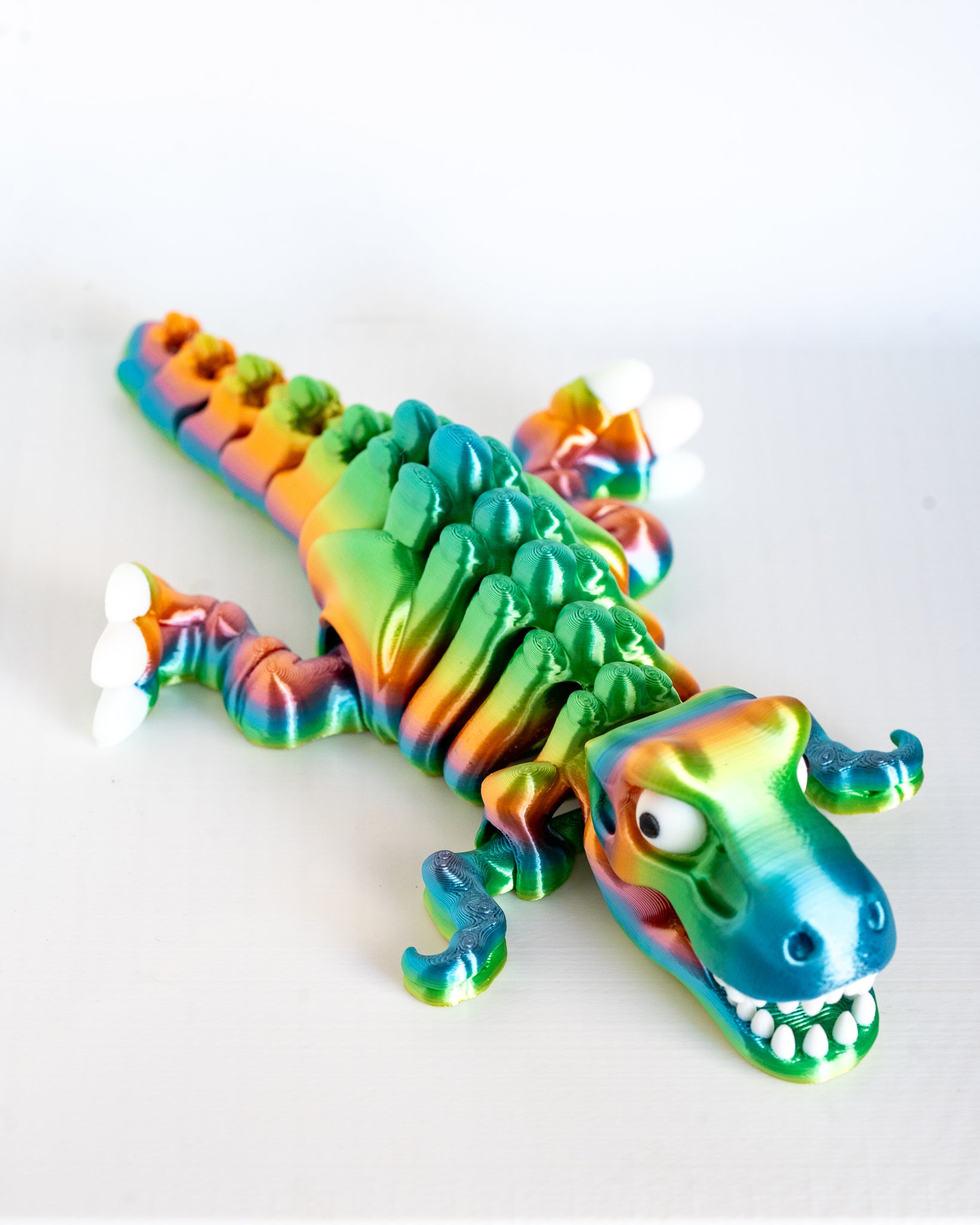 Cute dinosaur skeleton with movable legs and tail
