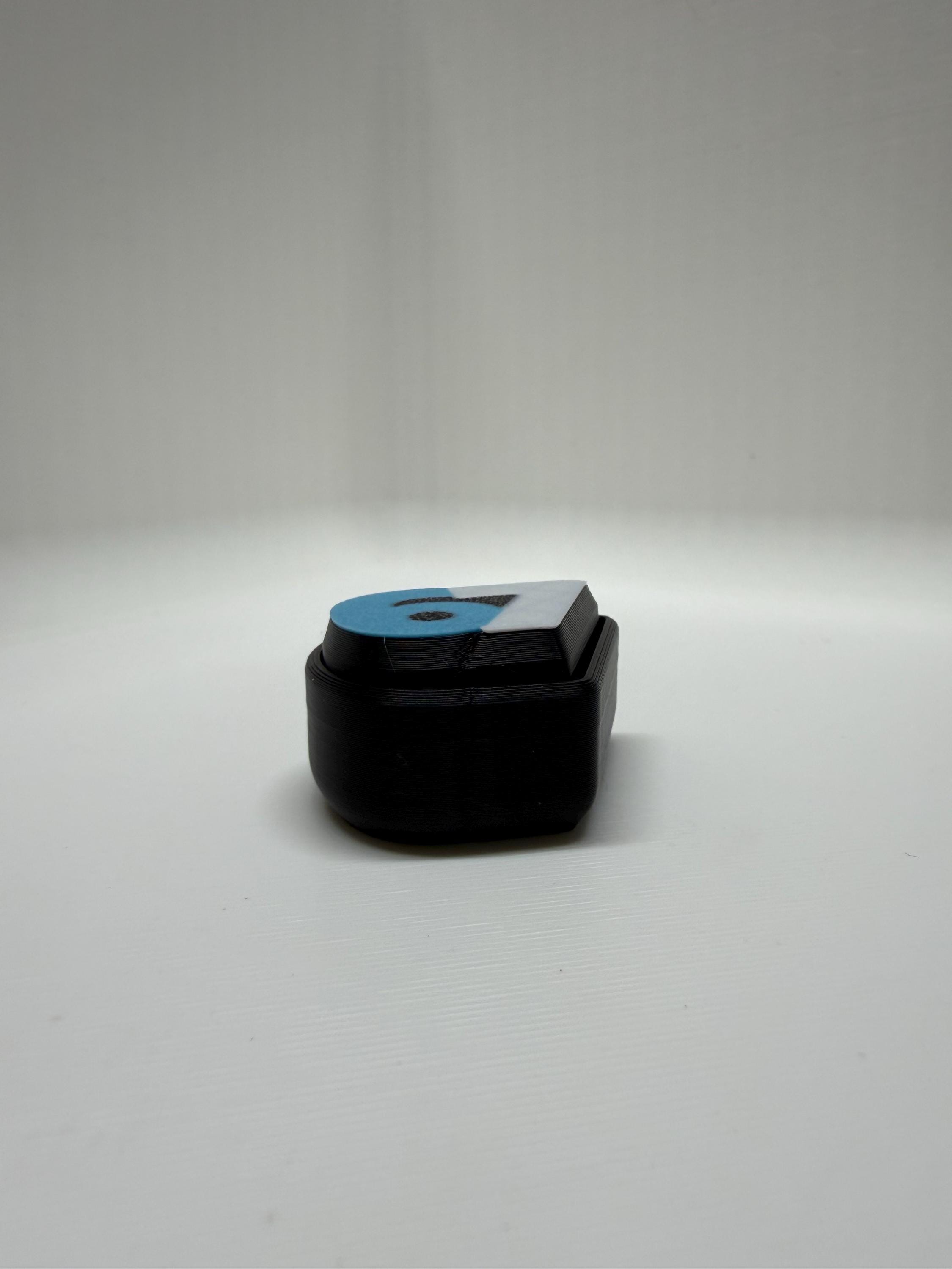 3d printed clicker mechanism keychain fidget clicker detail
