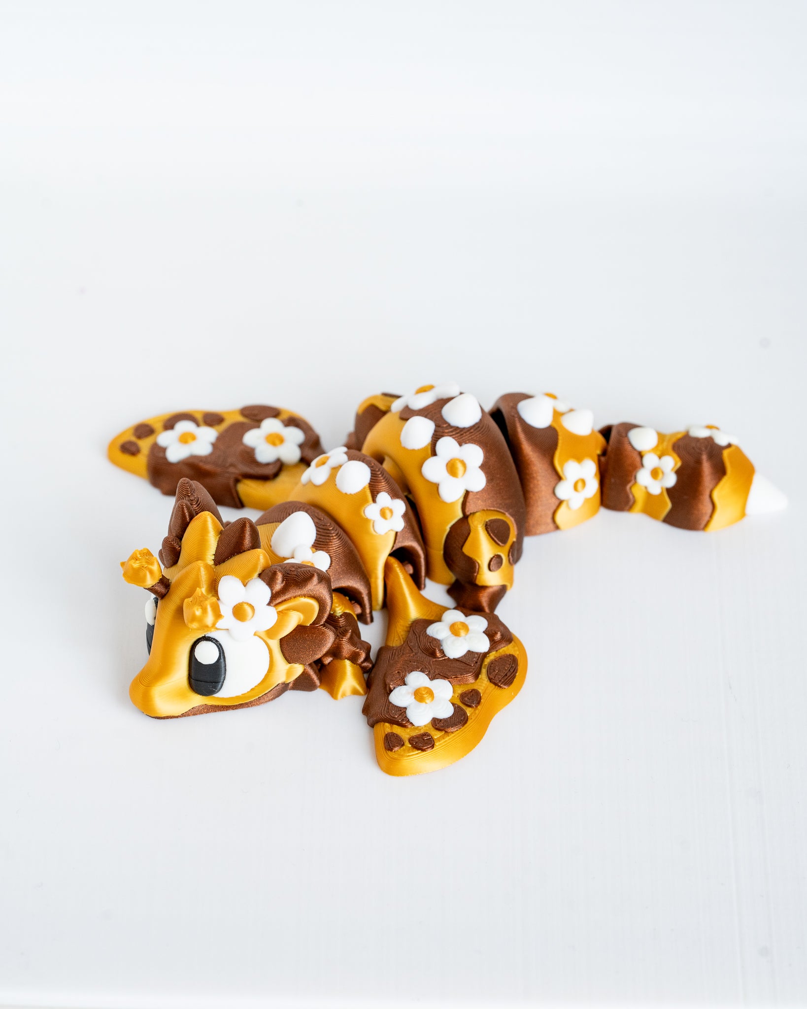 Bee dragon decorative figure