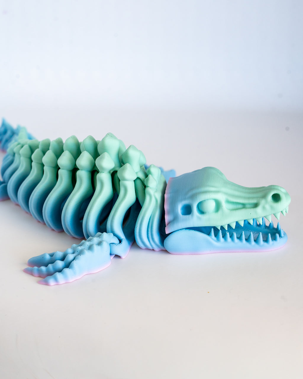 Mosasaurus skeleton figure viewed from side