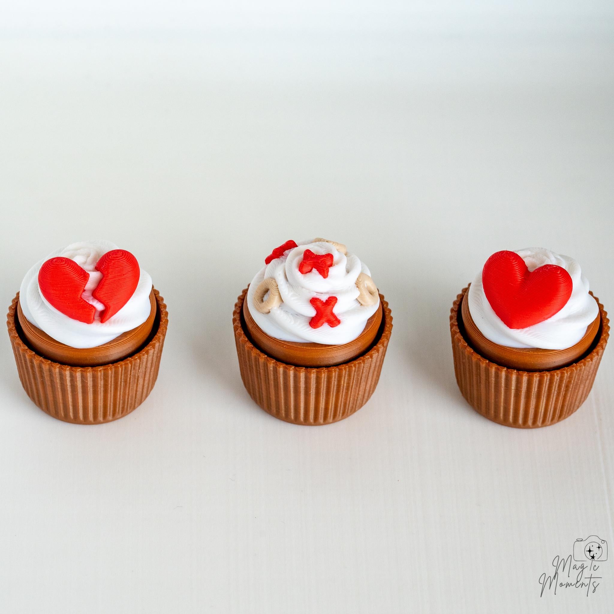 Decorative cupcake clicker with whipped cream style topping