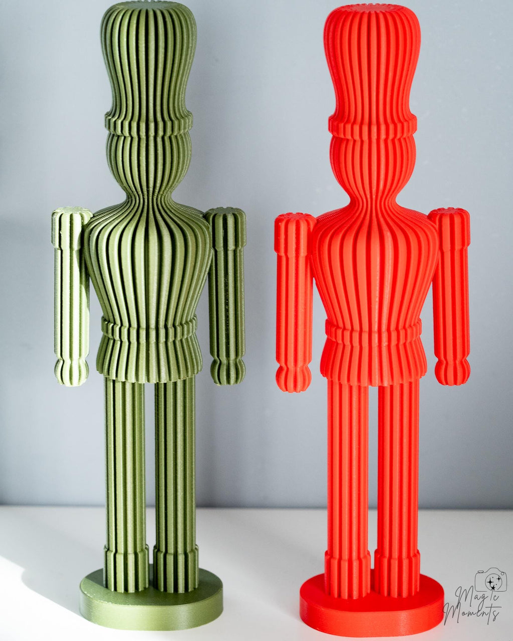 Modern nutcracker decoration set with ribbed spiral design in red and green