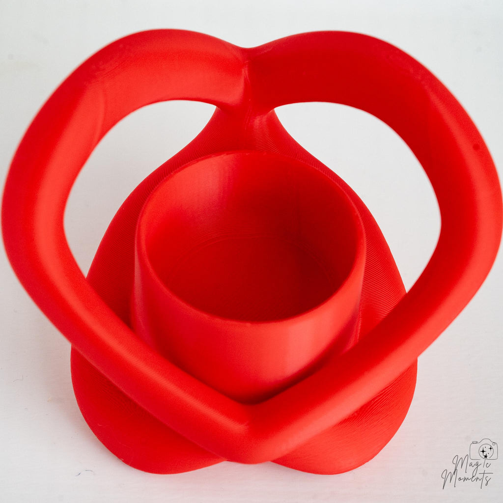 Modern red heart candle holder with sculptural Valentine design