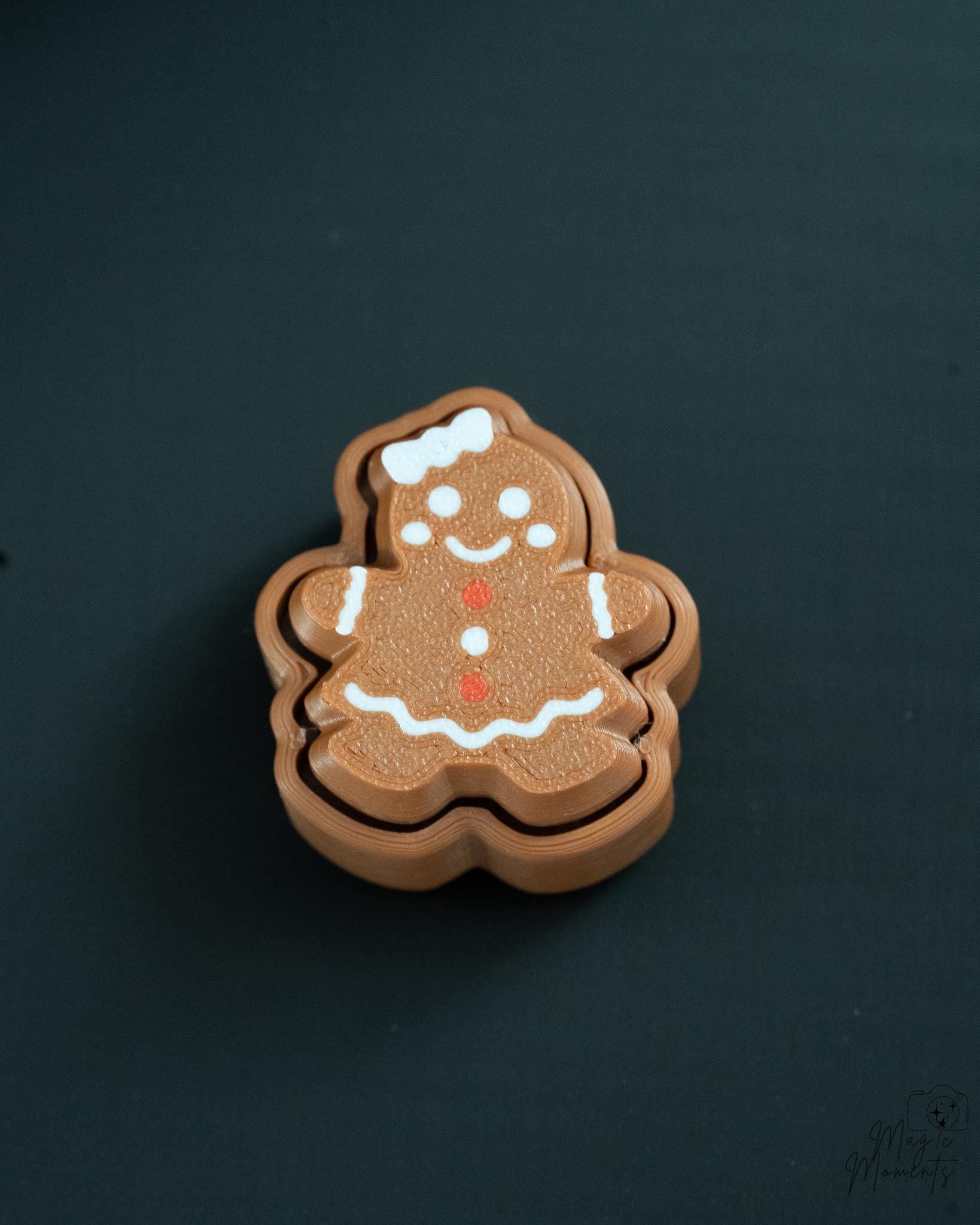 Gingerbread clicker with detailed cookie texture and festive decoration