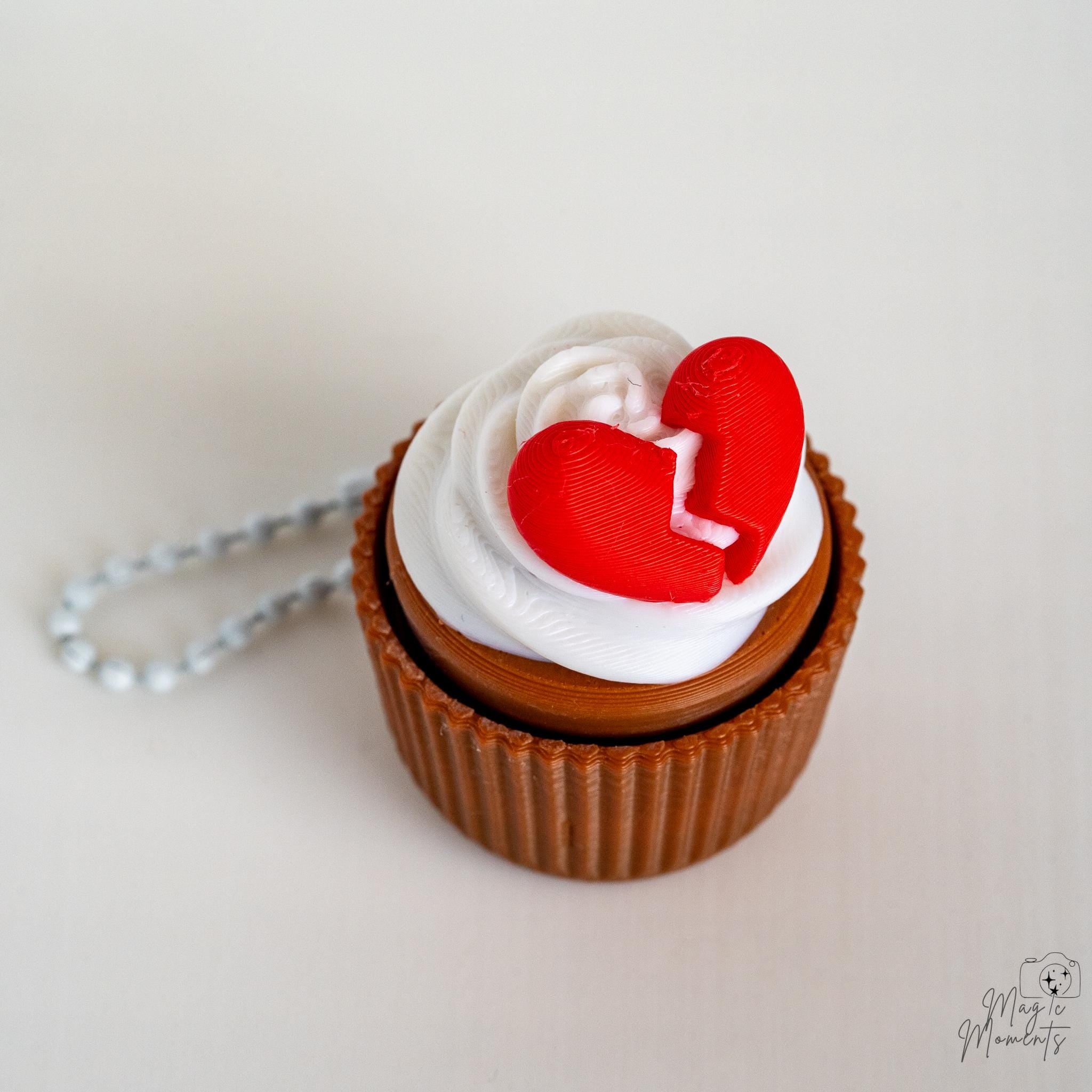 Cupcake clicker with broken heart Valentine topper keychaib