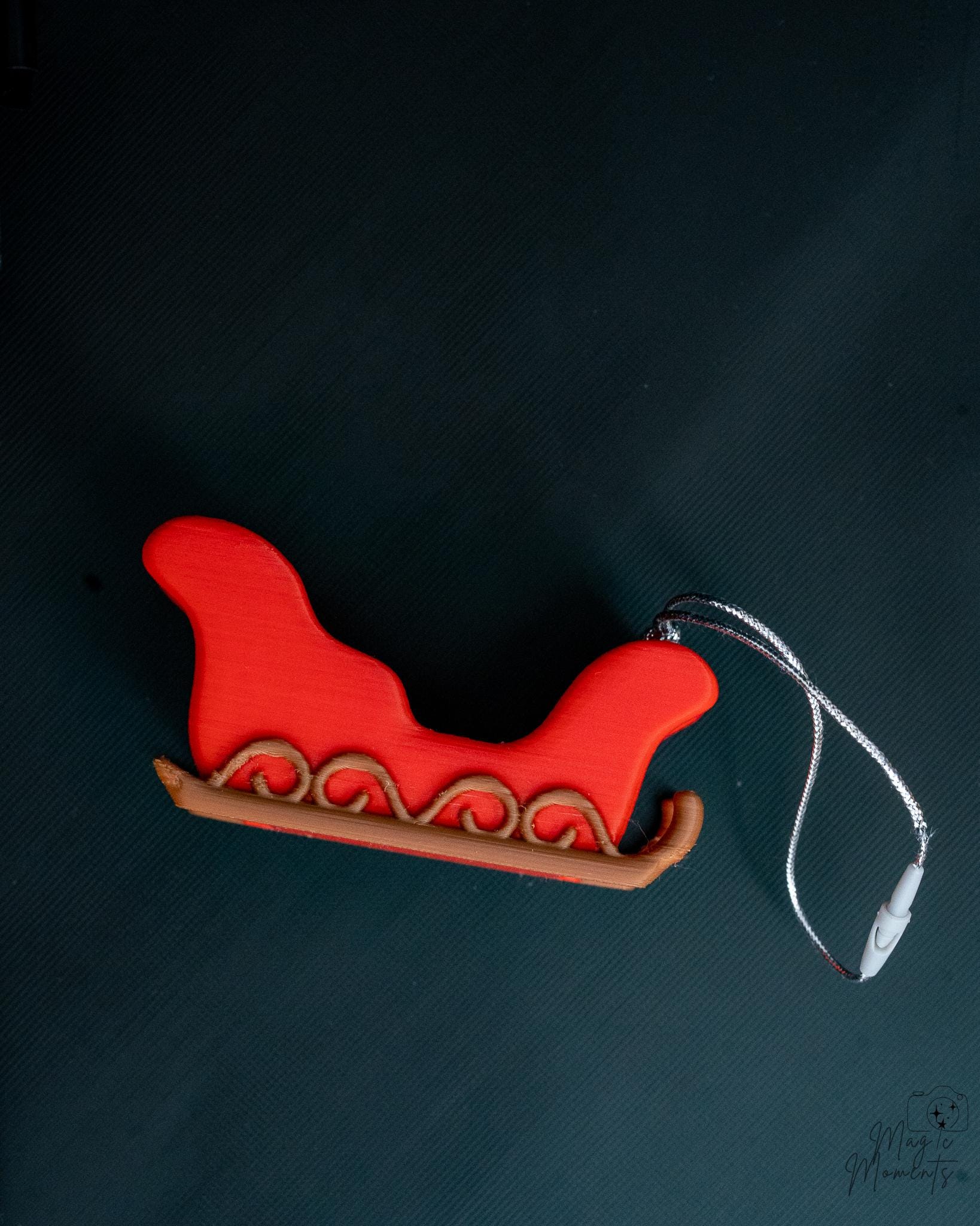 Mini Christmas sleigh ornament with hanging loop