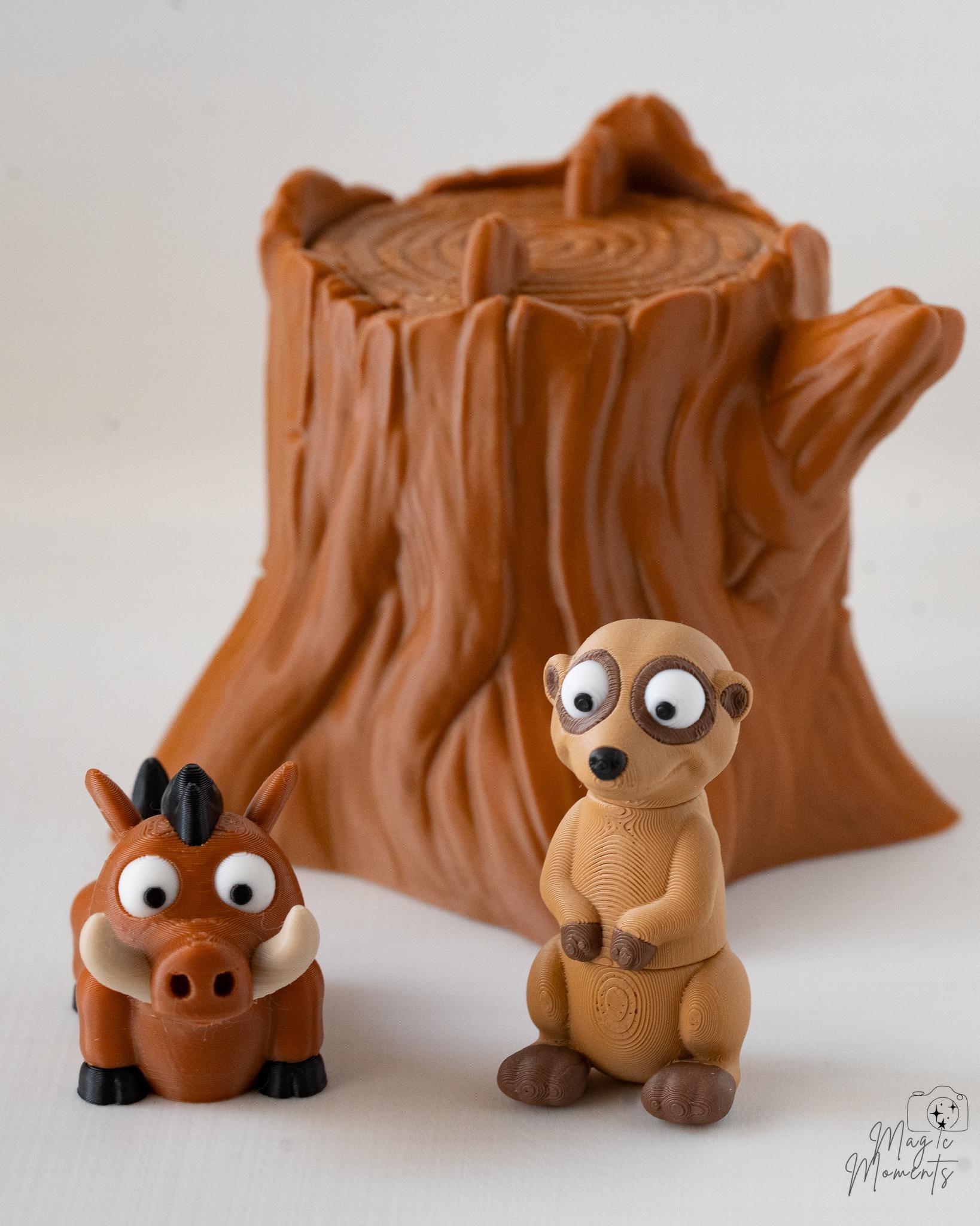 meerkat and warthog with tree stump decor set