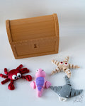 Ocean themed articulated animal set with treasure chest decoration